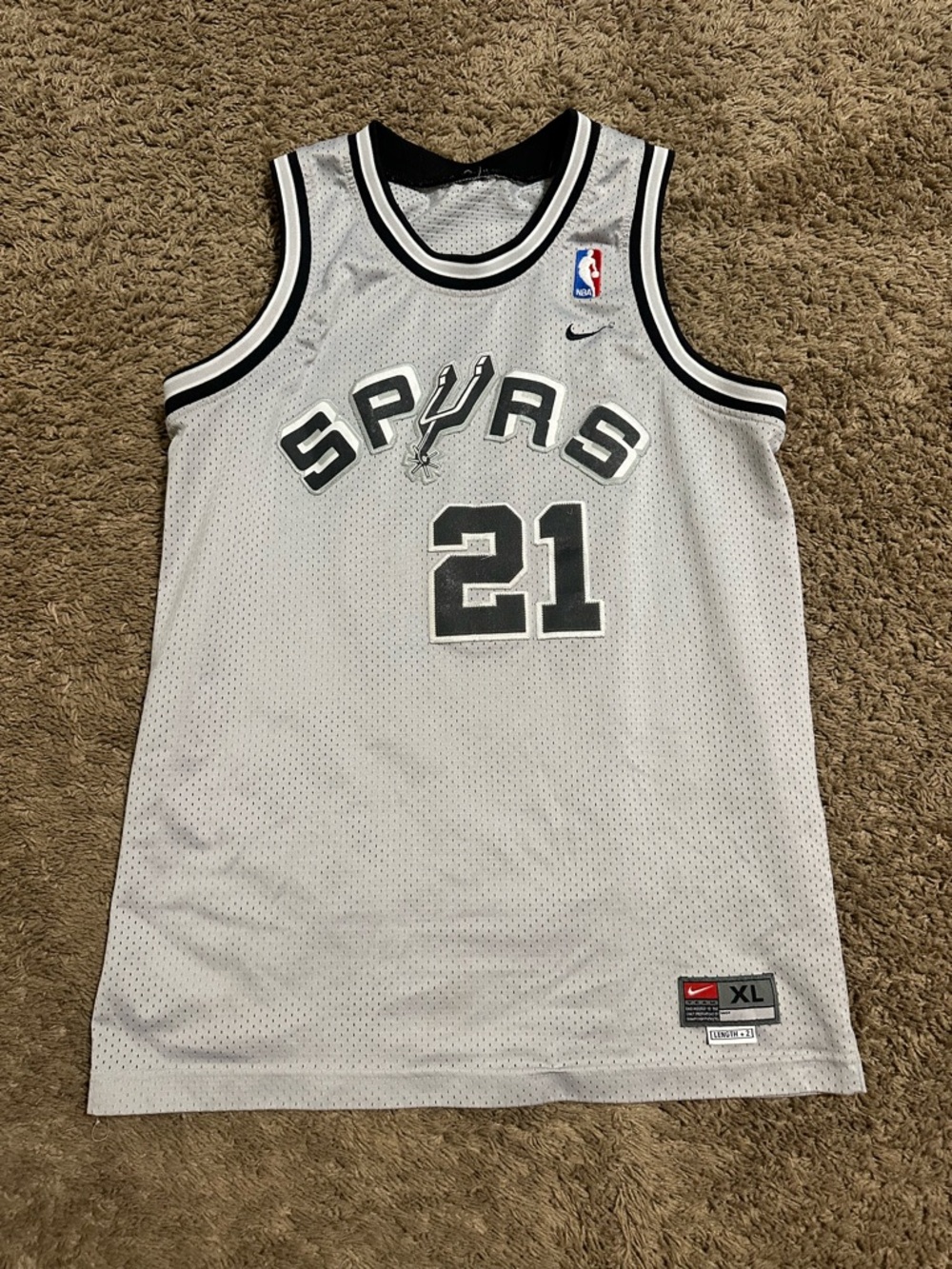 Vintage Nike NBA Kids San Antonio Spurs “Tim Duncan” jersey 00s size xl
